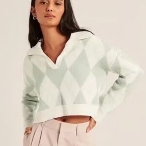 Abercrombie & Fitch V-Neck Argyle Sweater - Light Green / White